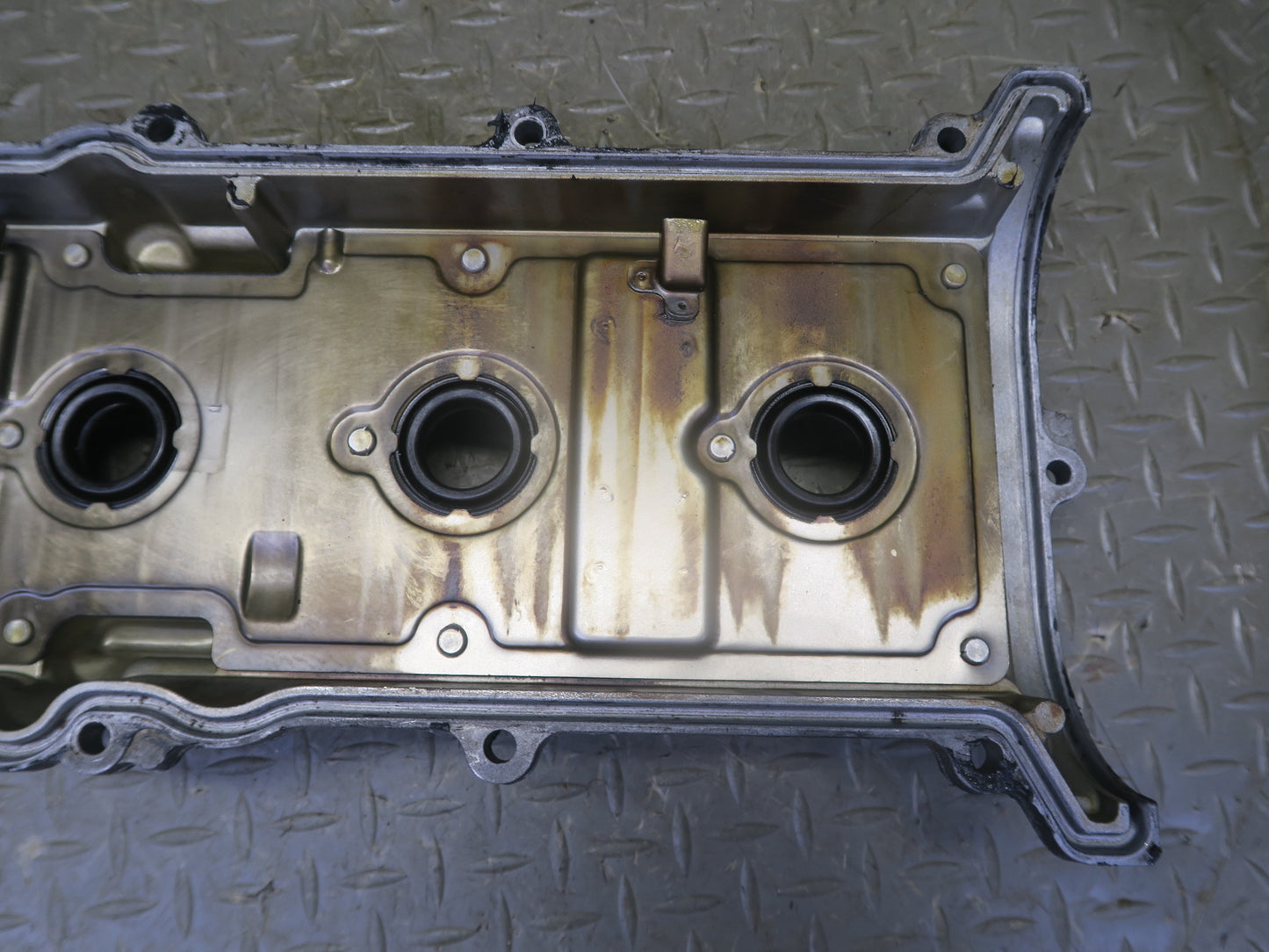 98-00 Lexus LS400 SC400 1UZFE 4.0L Right Engine Cylinder Cover w Bolts OEM