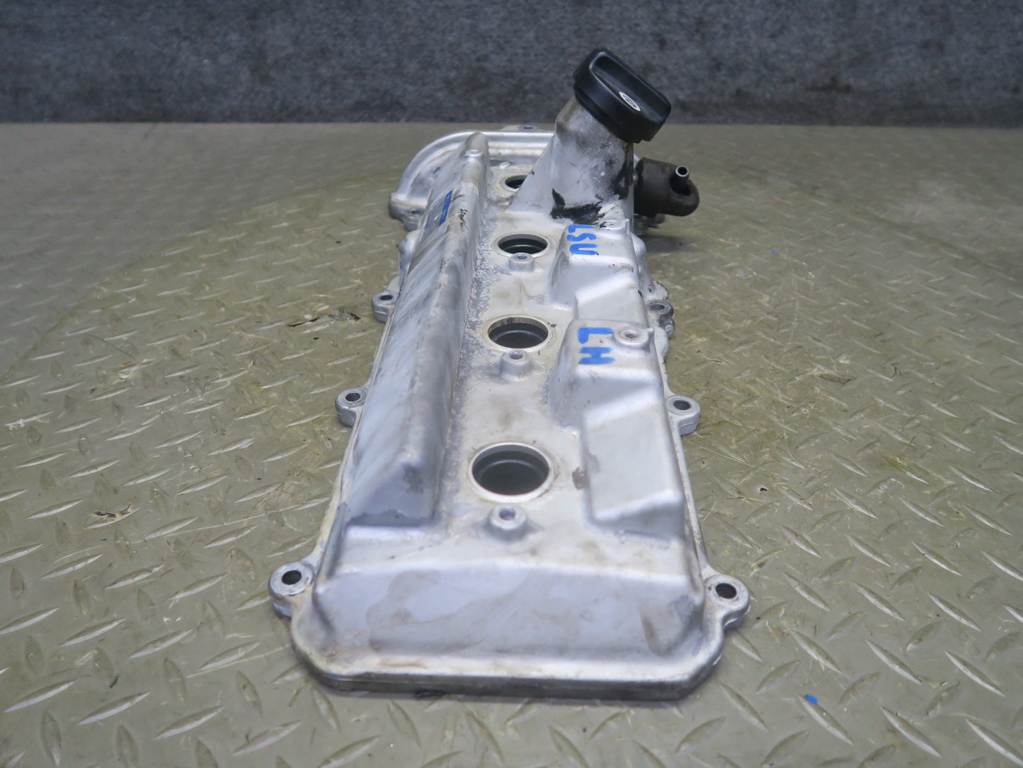 98-00 Lexus LS400 SC400 1UZFE 4.0L Left Engine Cylinder Cover w Bolts OEM