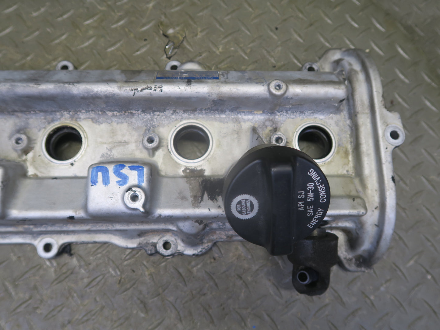 98-00 Lexus LS400 SC400 1UZFE 4.0L Left Engine Cylinder Cover w Bolts OEM