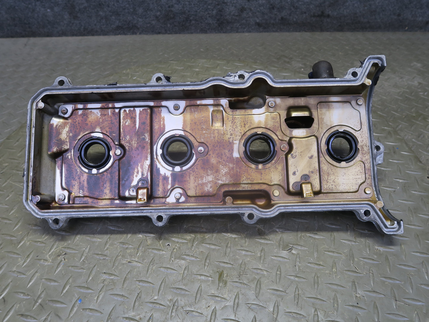 98-00 Lexus LS400 SC400 1UZFE 4.0L Left Engine Cylinder Cover w Bolts OEM