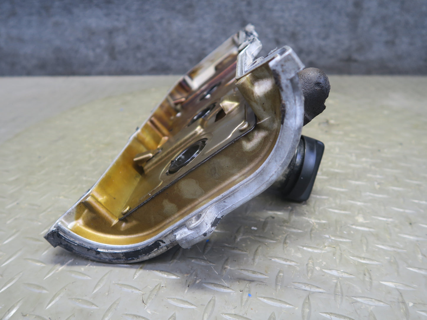 98-00 Lexus LS400 SC400 1UZFE 4.0L Left Engine Cylinder Cover w Bolts OEM