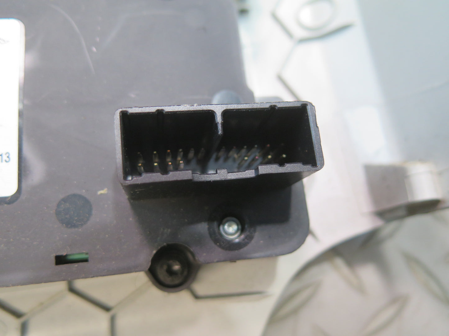 2012-2019 Range Rover Evoque L538 Front Left Adjust Control Seat Switch w Trim