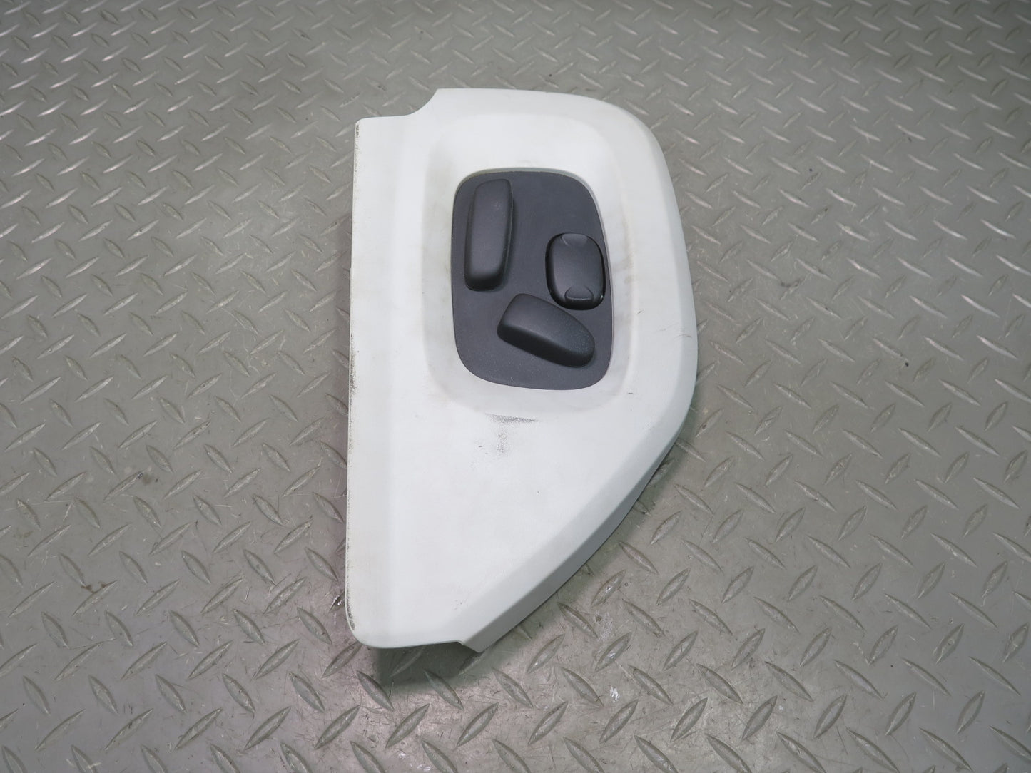2012-2019 Range Rover Evoque L538 Front Left Adjust Control Seat Switch w Trim
