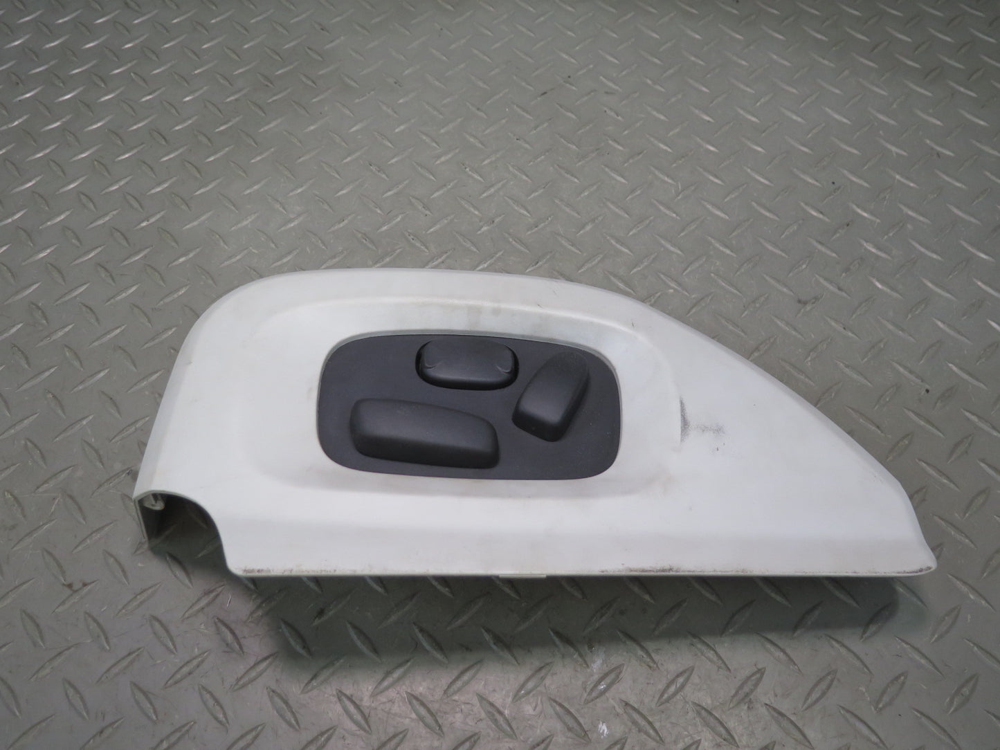 2012-2019 Range Rover Evoque L538 Front Left Adjust Control Seat Switch w Trim