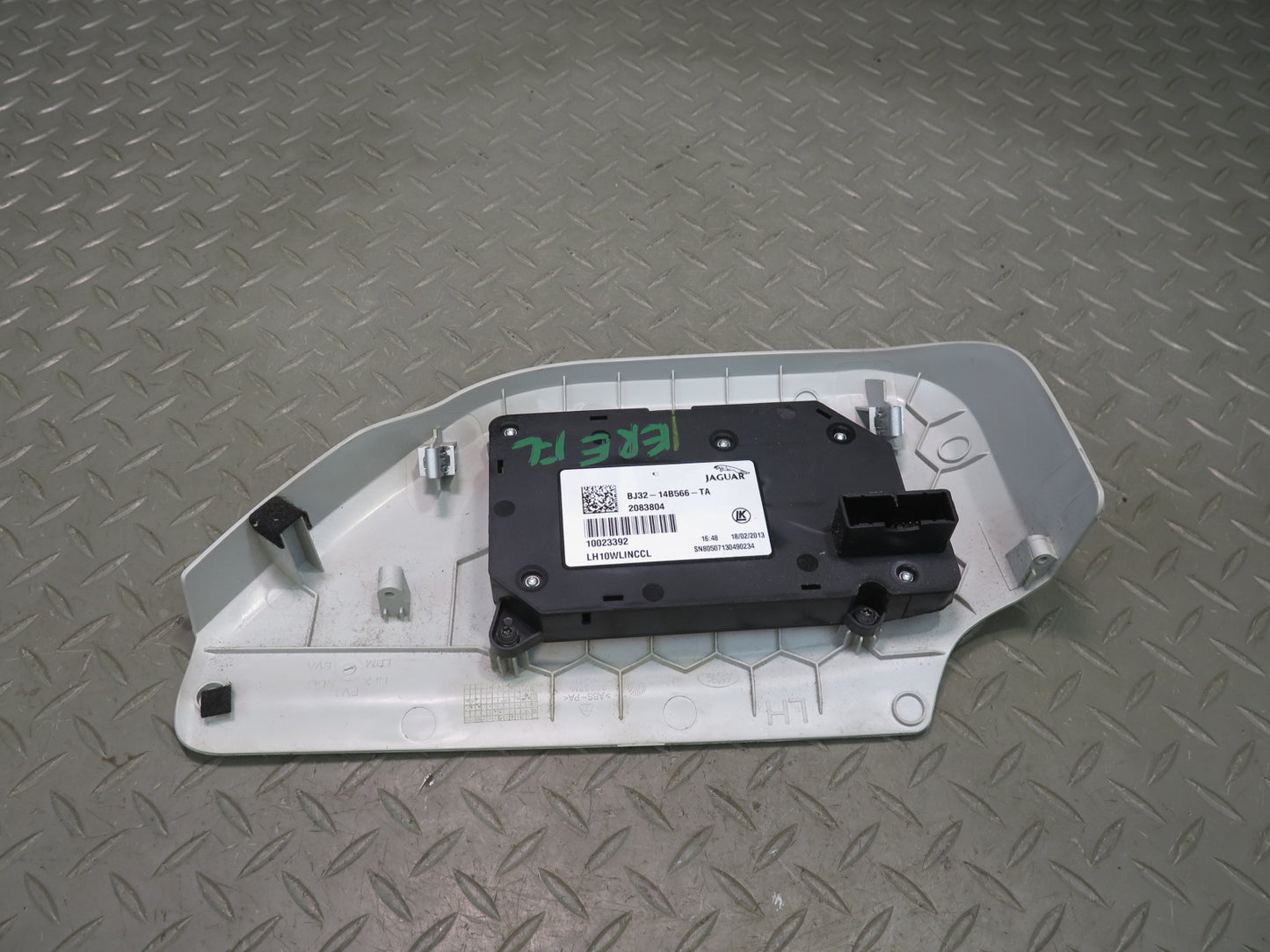 2012-2019 Range Rover Evoque L538 Front Left Adjust Control Seat Switch w Trim
