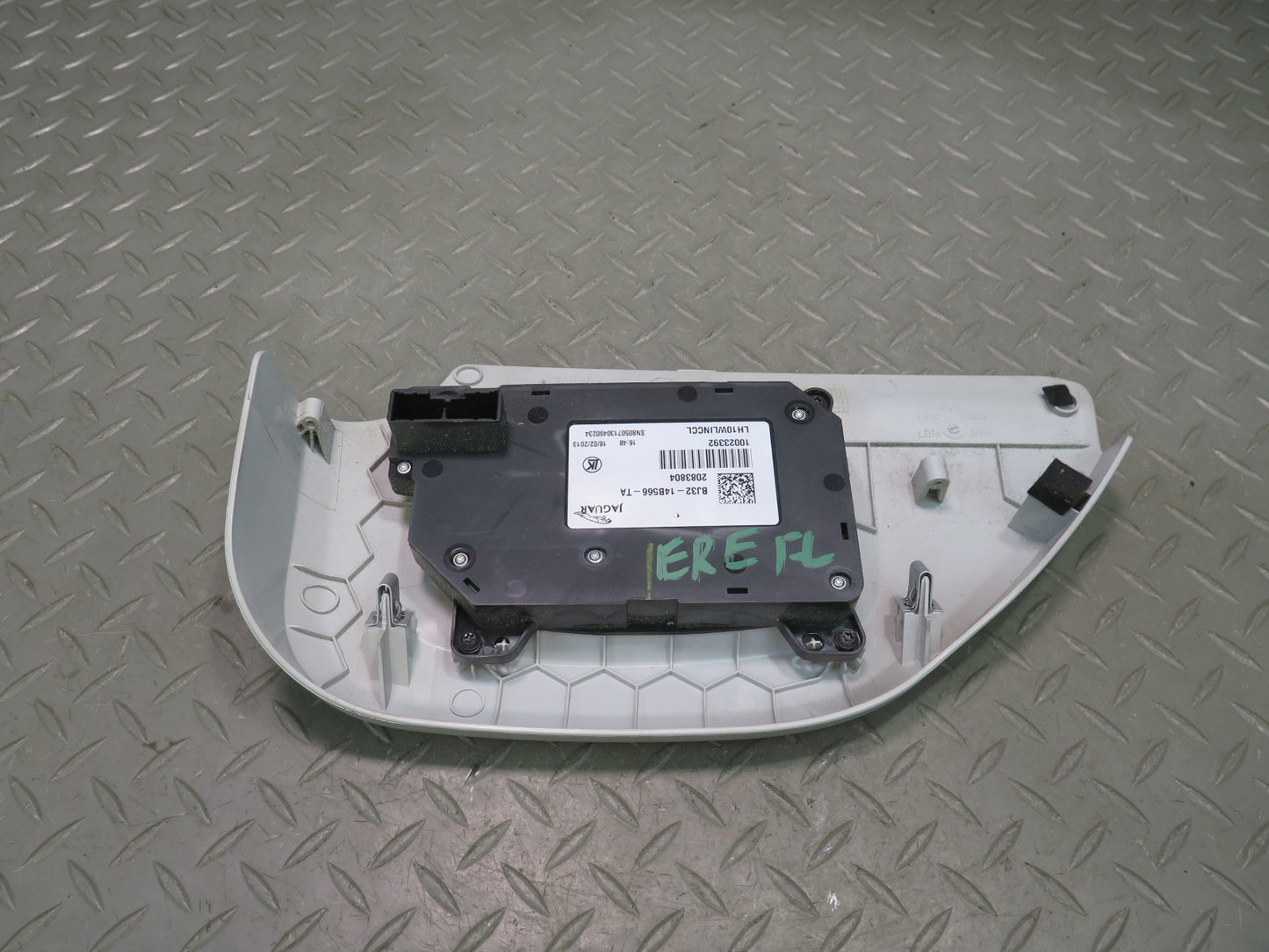 2012-2019 Range Rover Evoque L538 Front Left Adjust Control Seat Switch w Trim