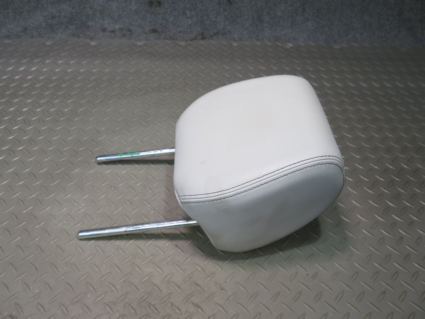 2012-2015 Range Rover Evoque L538 Front Left & Right Seat Headrest Set of 2