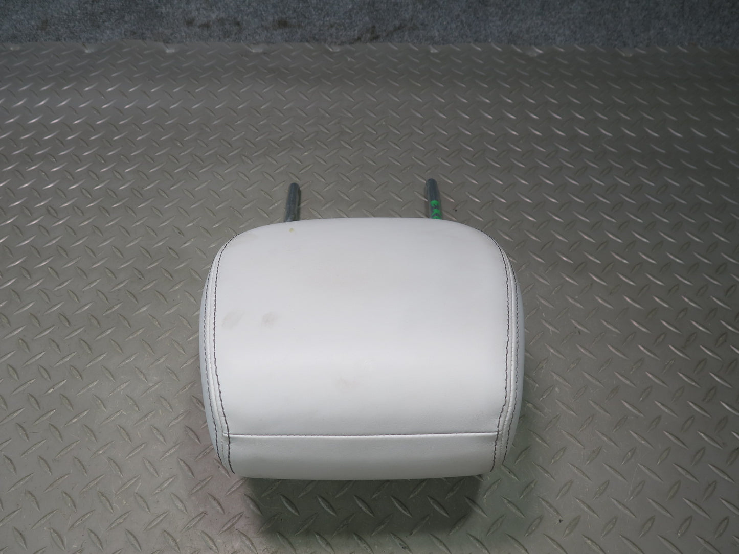 2012-2015 Range Rover Evoque L538 Front Left & Right Seat Headrest Set of 2
