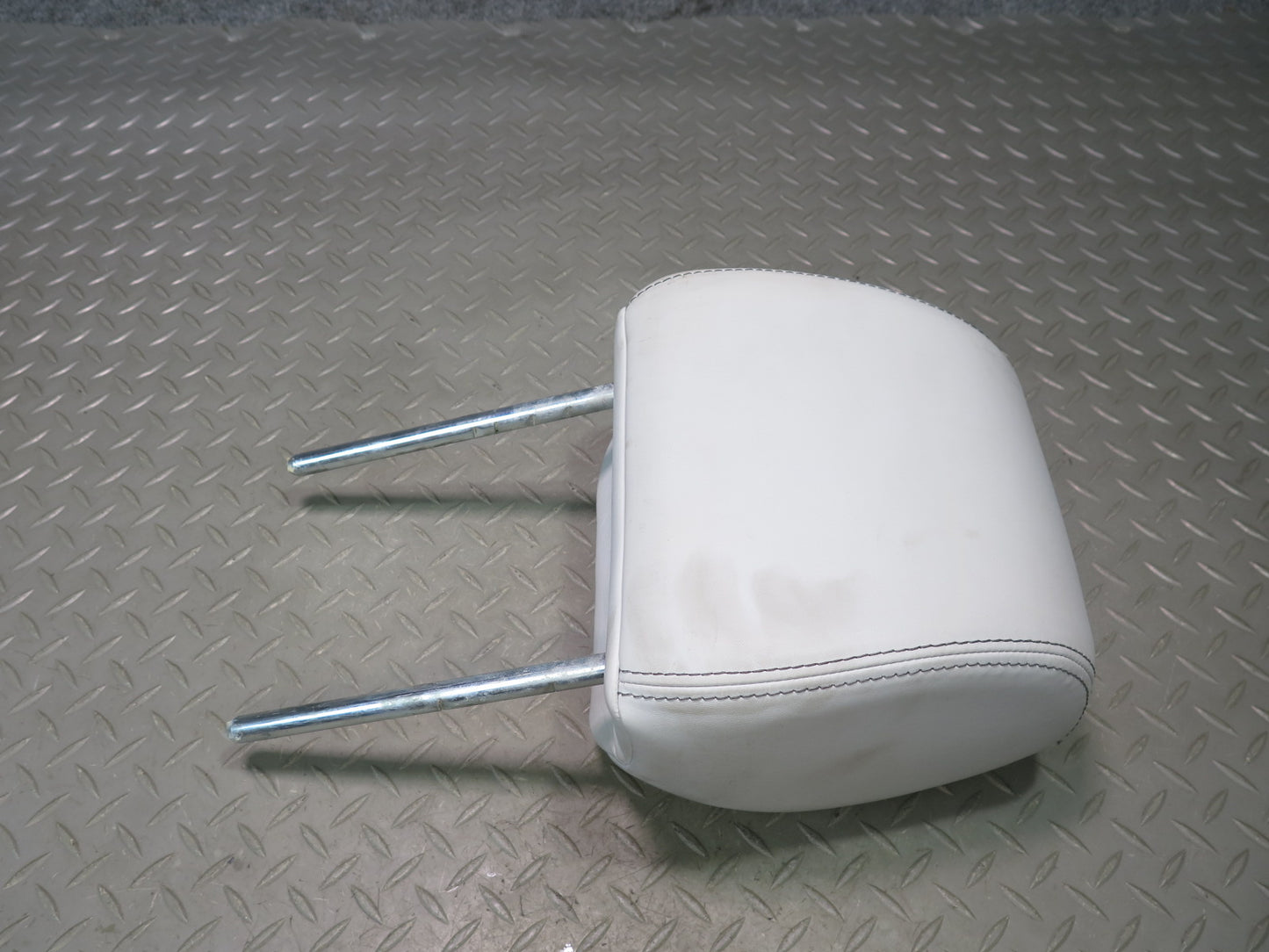 2012-2015 Range Rover Evoque L538 Front Left & Right Seat Headrest Set of 2