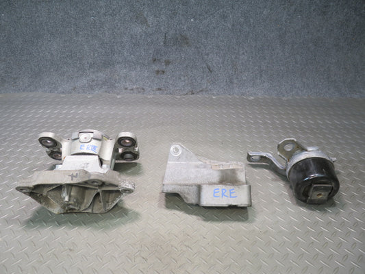 2012-2013 Range Rover Evoque L538 Engine Motor Mount Bracket Set of 3