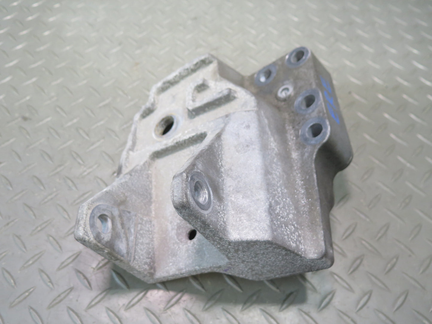 2012-2013 Range Rover Evoque L538 Engine Motor Mount Bracket Set of 3