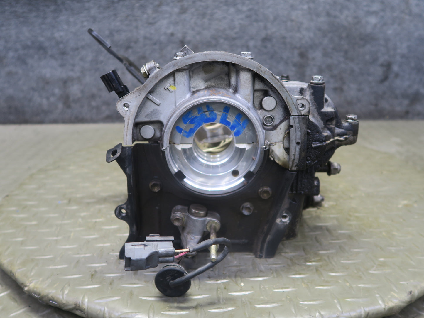 98-00 Lexus LS400 SC400 1UZFE 4.0L Left Engine Cylinder Head OEM