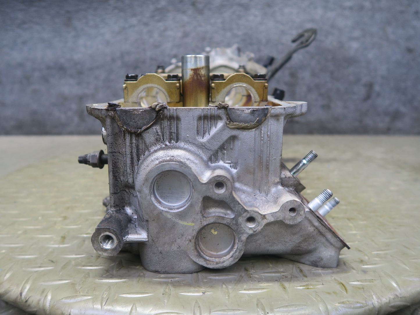 98-00 Lexus LS400 SC400 1UZFE 4.0L Left Engine Cylinder Head OEM