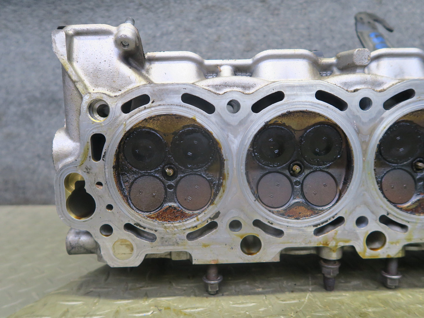 98-00 Lexus LS400 SC400 1UZFE 4.0L Left Engine Cylinder Head OEM