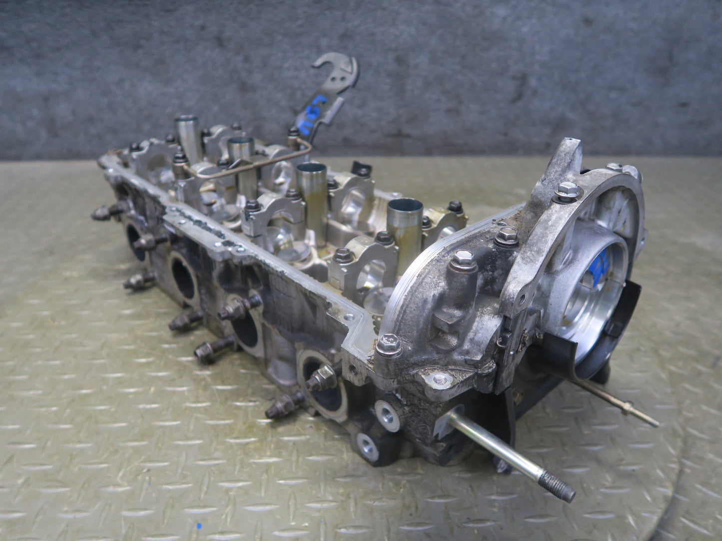 98-00 Lexus LS400 SC400 1UZFE 4.0L Right Engine Cylinder Head OEM