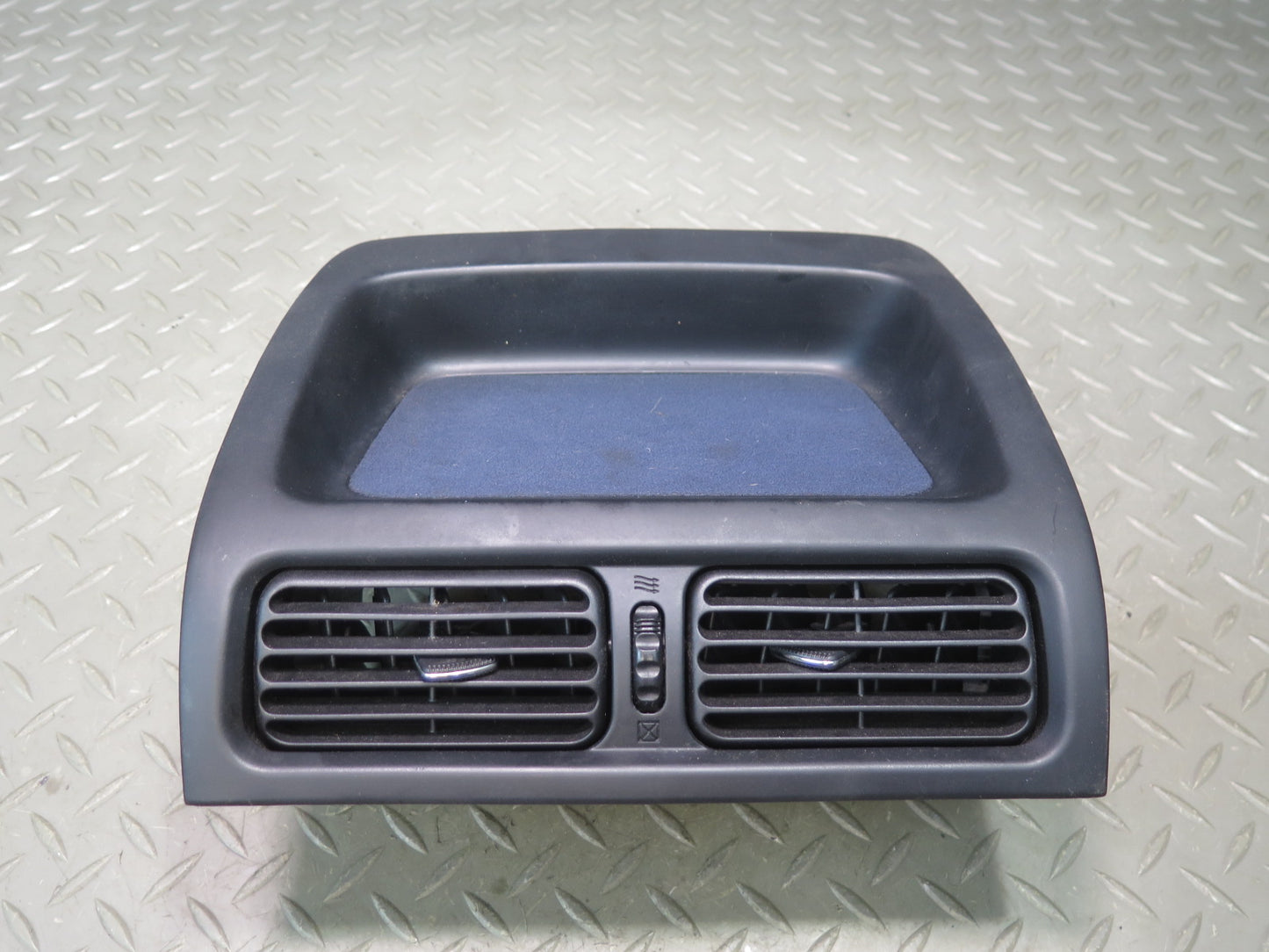 01-03 Lexus JCE10L IS300 Dash Front Center A/C Air Vent Grille Trim Panel OEM