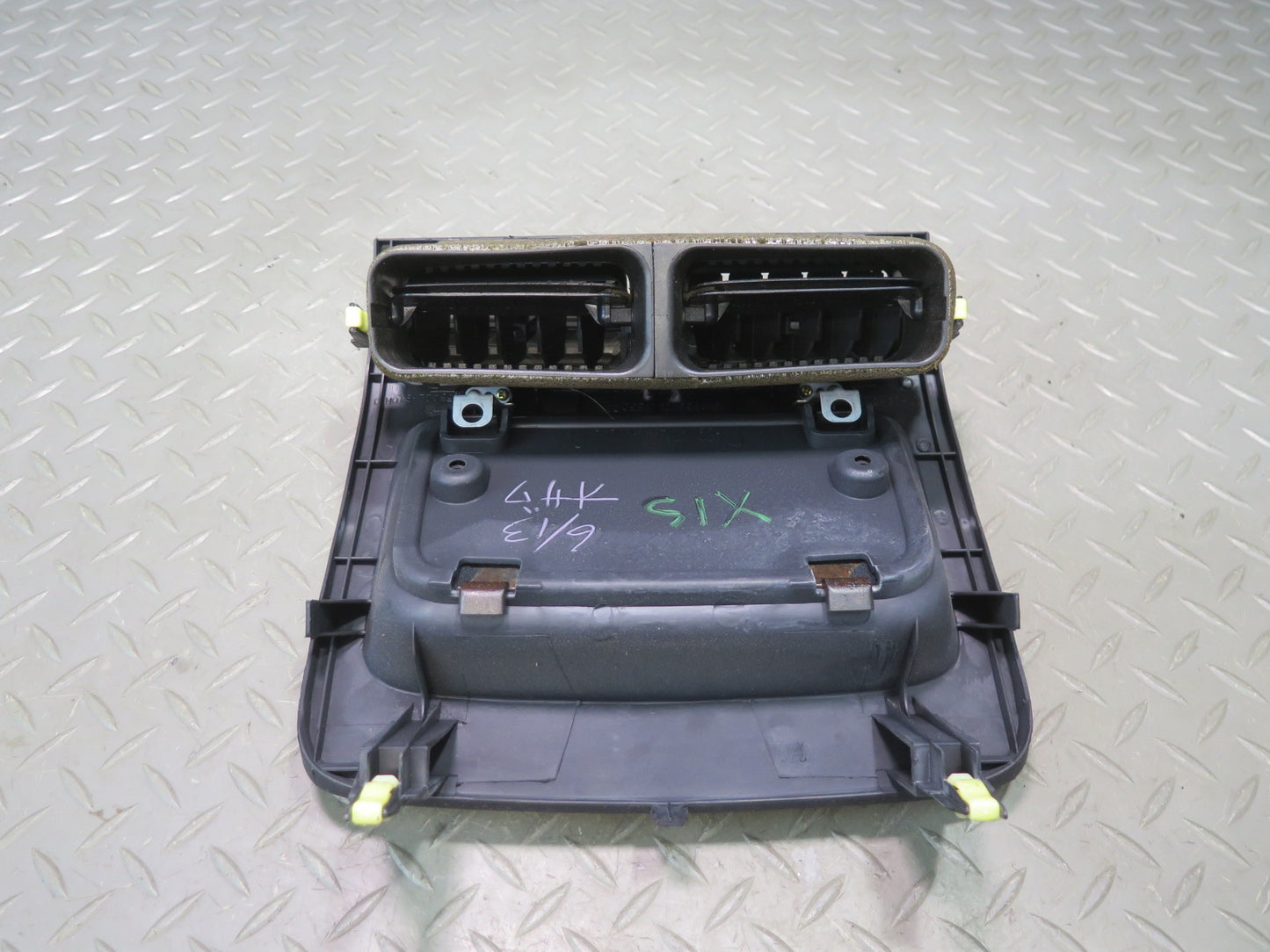 01-03 Lexus JCE10L IS300 Dash Front Center A/C Air Vent Grille Trim Panel OEM