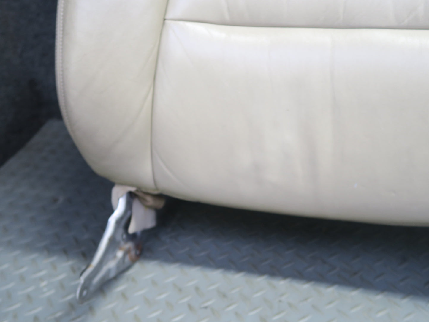 98-00 Lexus UCF20L LS400 Front Right Seat Upper Leather Cushion Ivory OEM
