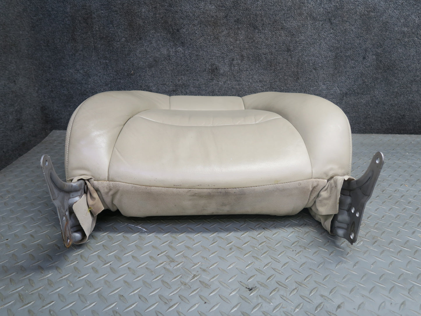 98-00 Lexus UCF20L LS400 Front Right Seat Upper Leather Cushion Ivory OEM