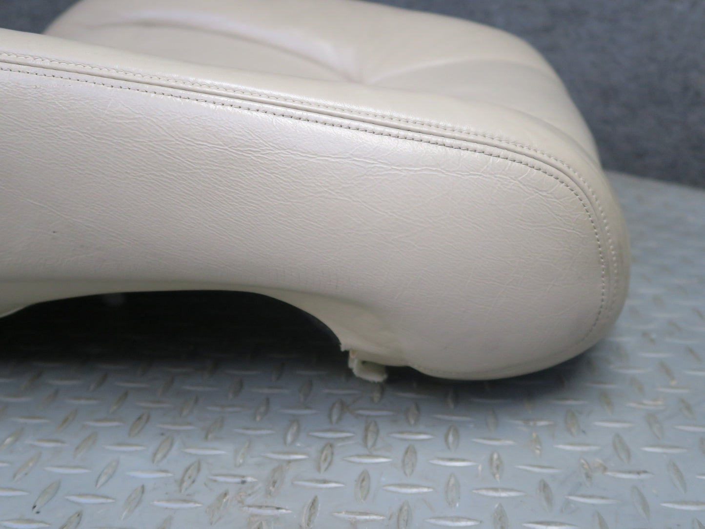 98-00 Lexus UCF20L LS400 Front Right Seat Upper Leather Cushion Ivory OEM