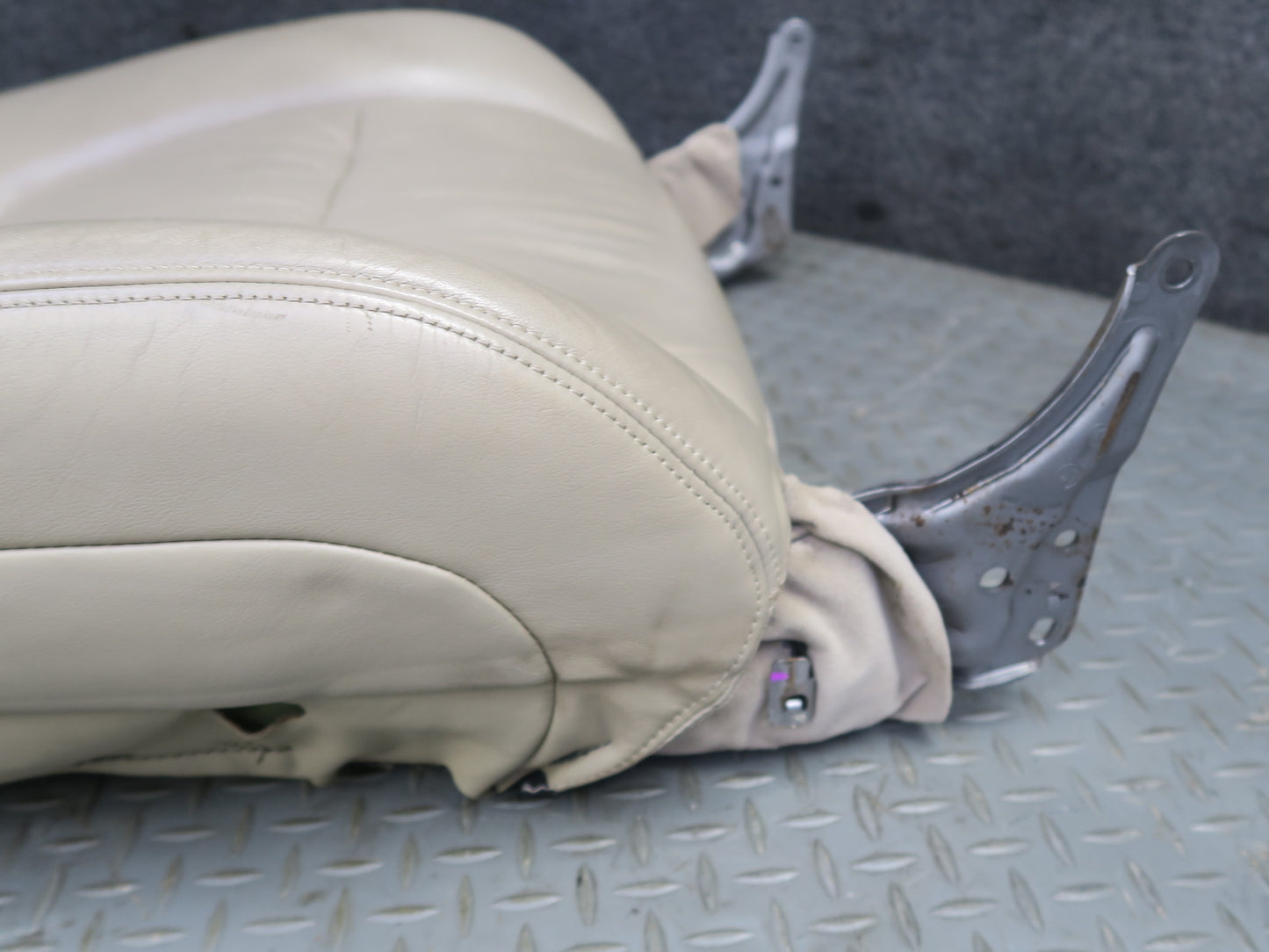 98-00 Lexus UCF20L LS400 Front Right Seat Upper Leather Cushion Ivory OEM