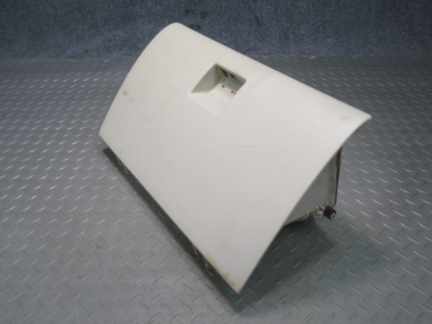 01-05 Lexus JCE10L IS300 Dash Glove Box Compartment Storage Ivory OEM