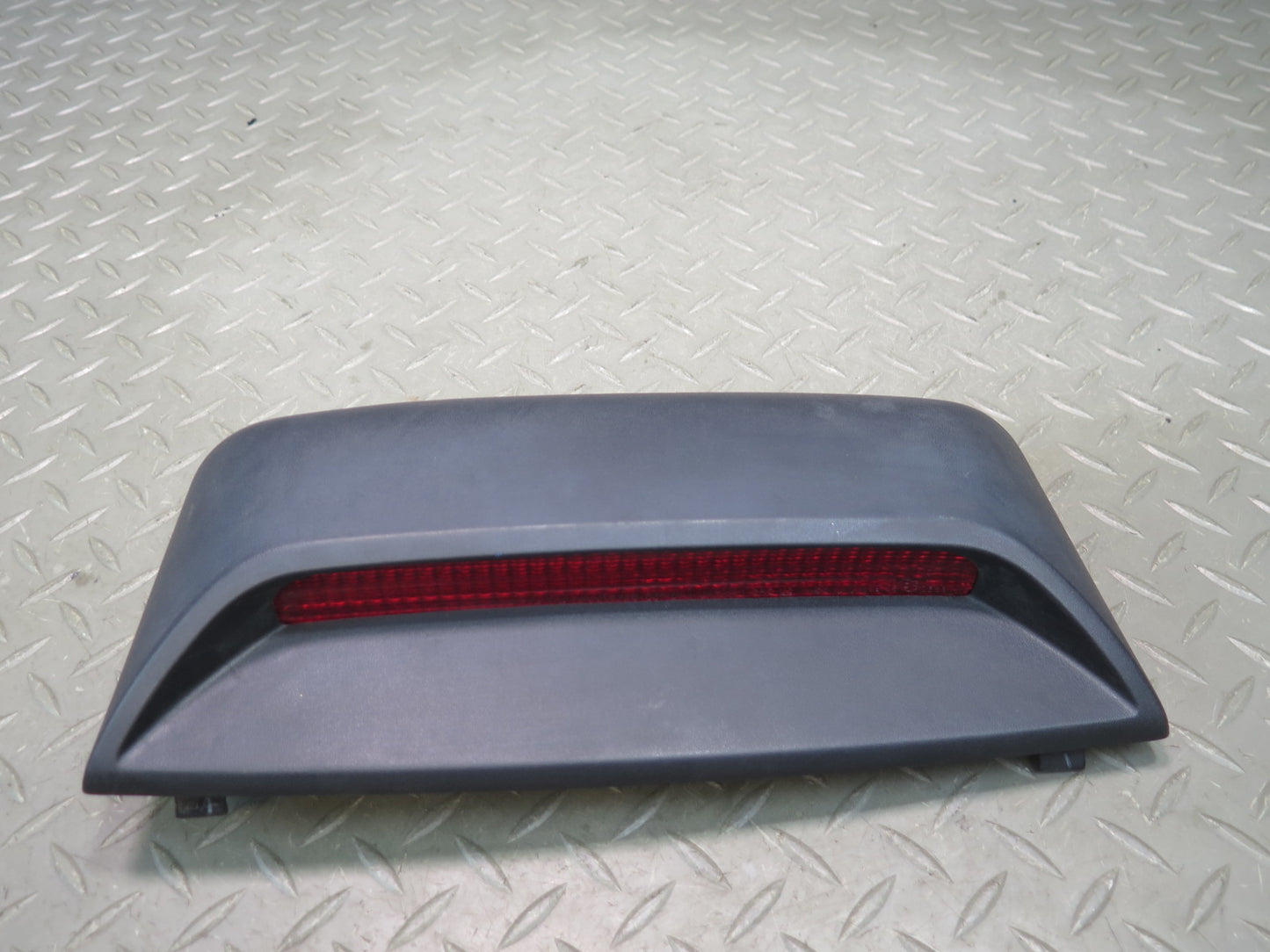01-05 Lexus JCE10L IS300 Sedan Rear Third 3RD Center Brake Light Lamp OEM