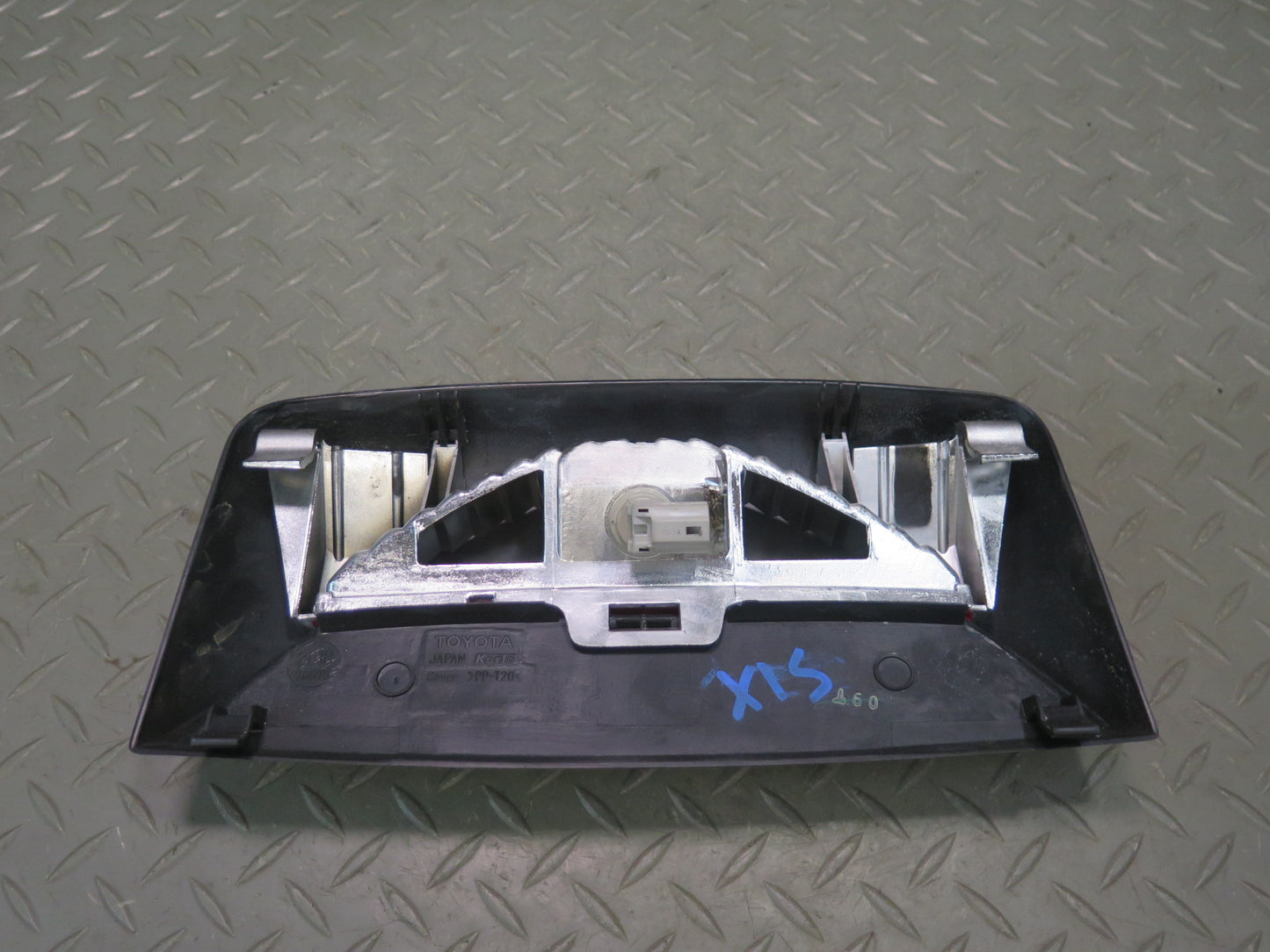 01-05 Lexus JCE10L IS300 Sedan Rear Third 3RD Center Brake Light Lamp OEM