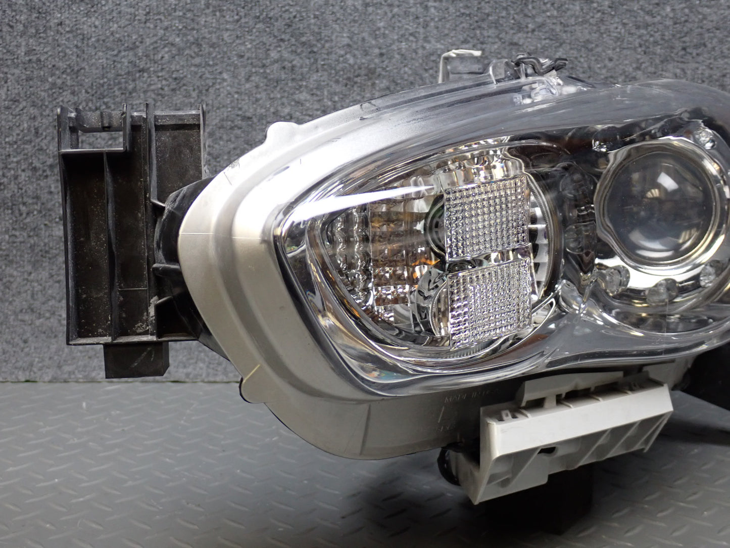 2013-2015 Infiniti JX35 QX60 Front Left Xenon HID Headlight Lamp