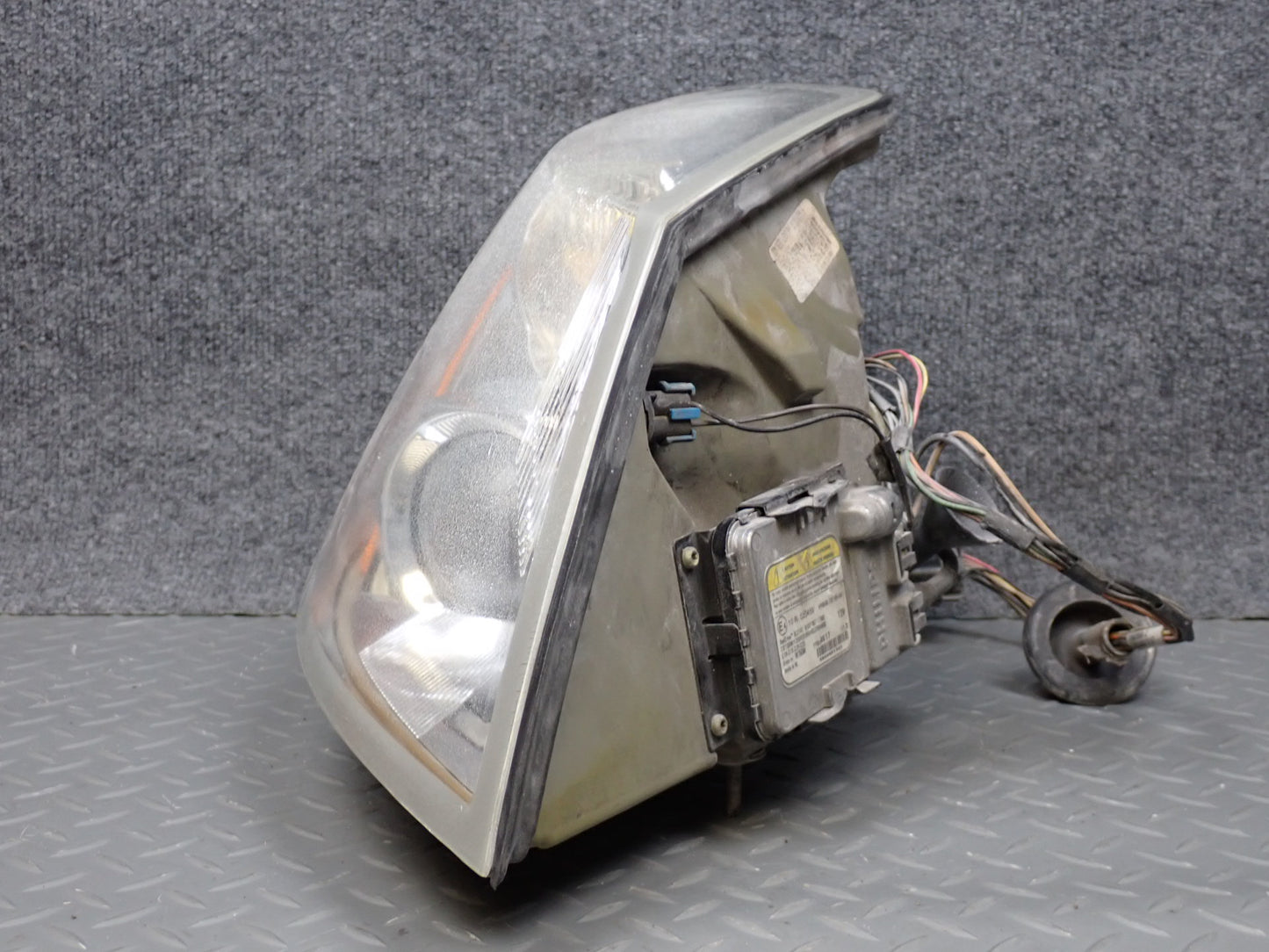 2004-2005 Cadillac XLR 4.6L V8 Front Right Pass Side Xenon Headlight Lamp