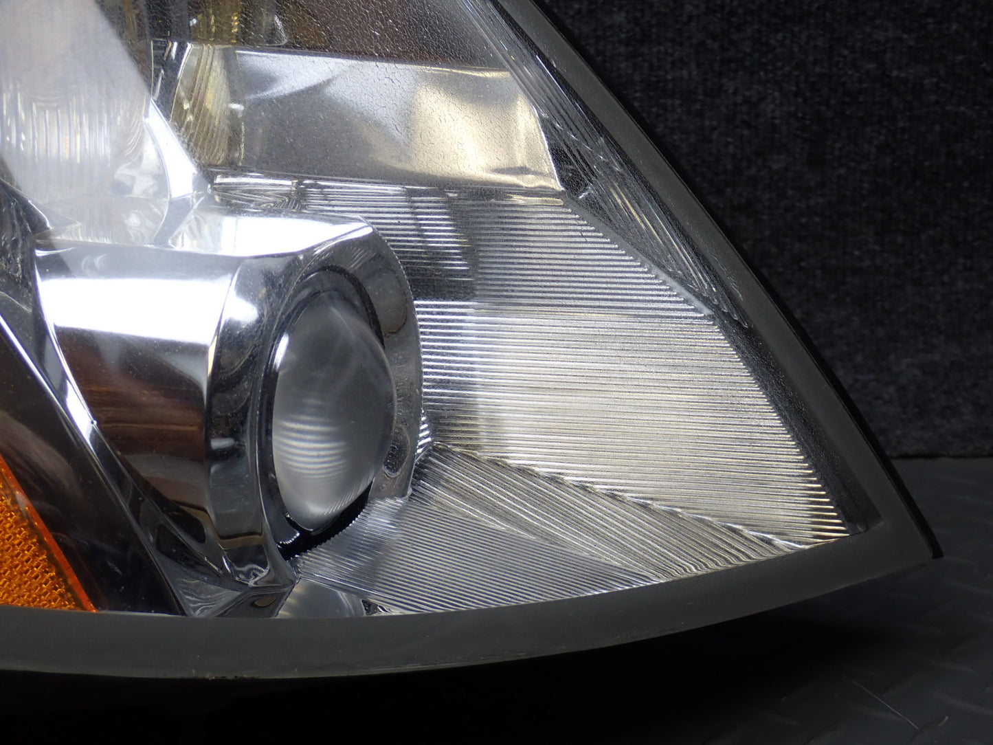 2004-2005 Cadillac XLR 4.6L V8 Front Right Pass Side Xenon Headlight Lamp