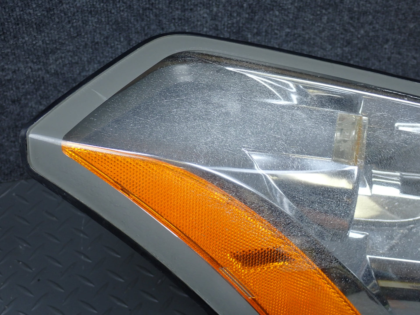 2004-2005 Cadillac XLR 4.6L V8 Front Right Pass Side Xenon Headlight Lamp
