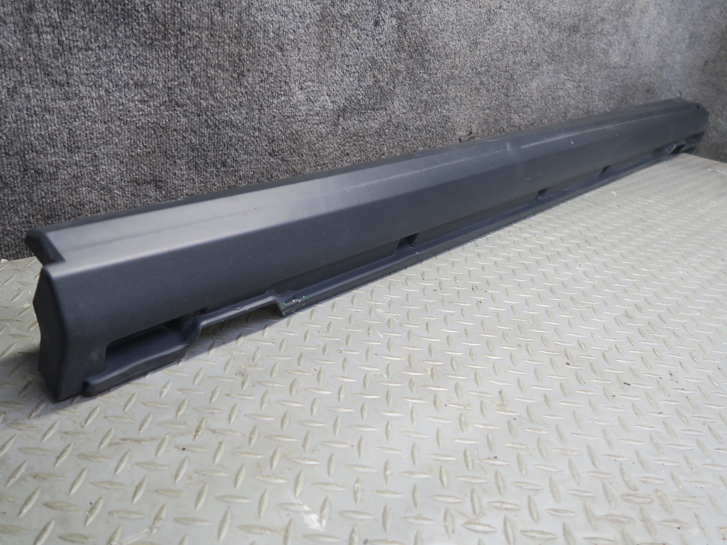 2012-2015 Range Rover Evoque L538 4DR Right Side Skirt Rocker Panel Molding