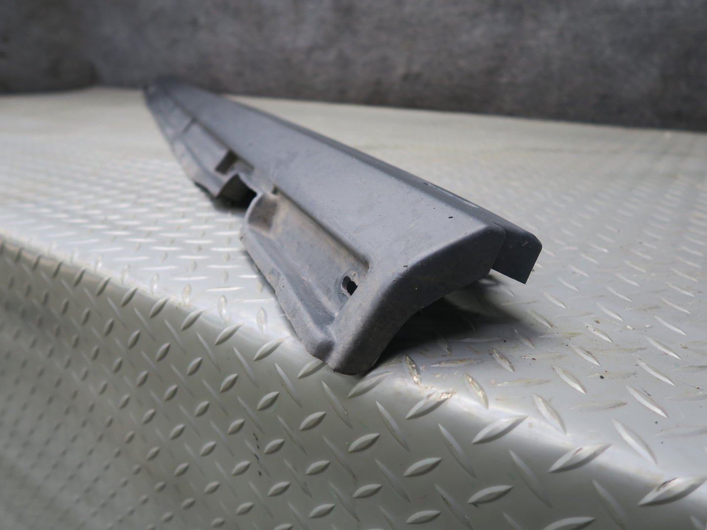 2012-2015 Range Rover Evoque L538 4DR Right Side Skirt Rocker Panel Molding