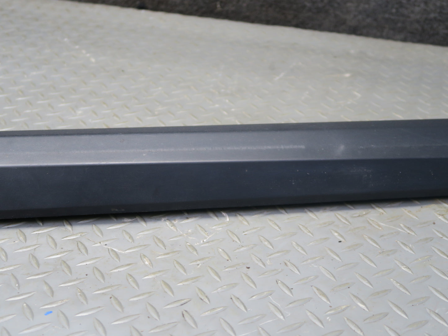 2012-2015 Range Rover Evoque L538 4DR Right Side Skirt Rocker Panel Molding