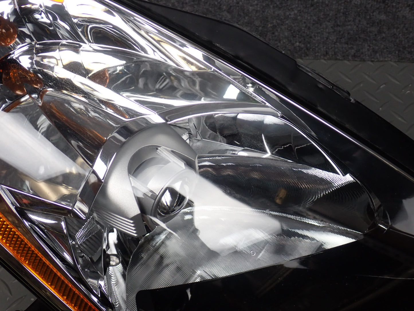 03-05 Nissan 350Z Z33 Front Right Xenon HID Headlight Lamp w Ballast OEM