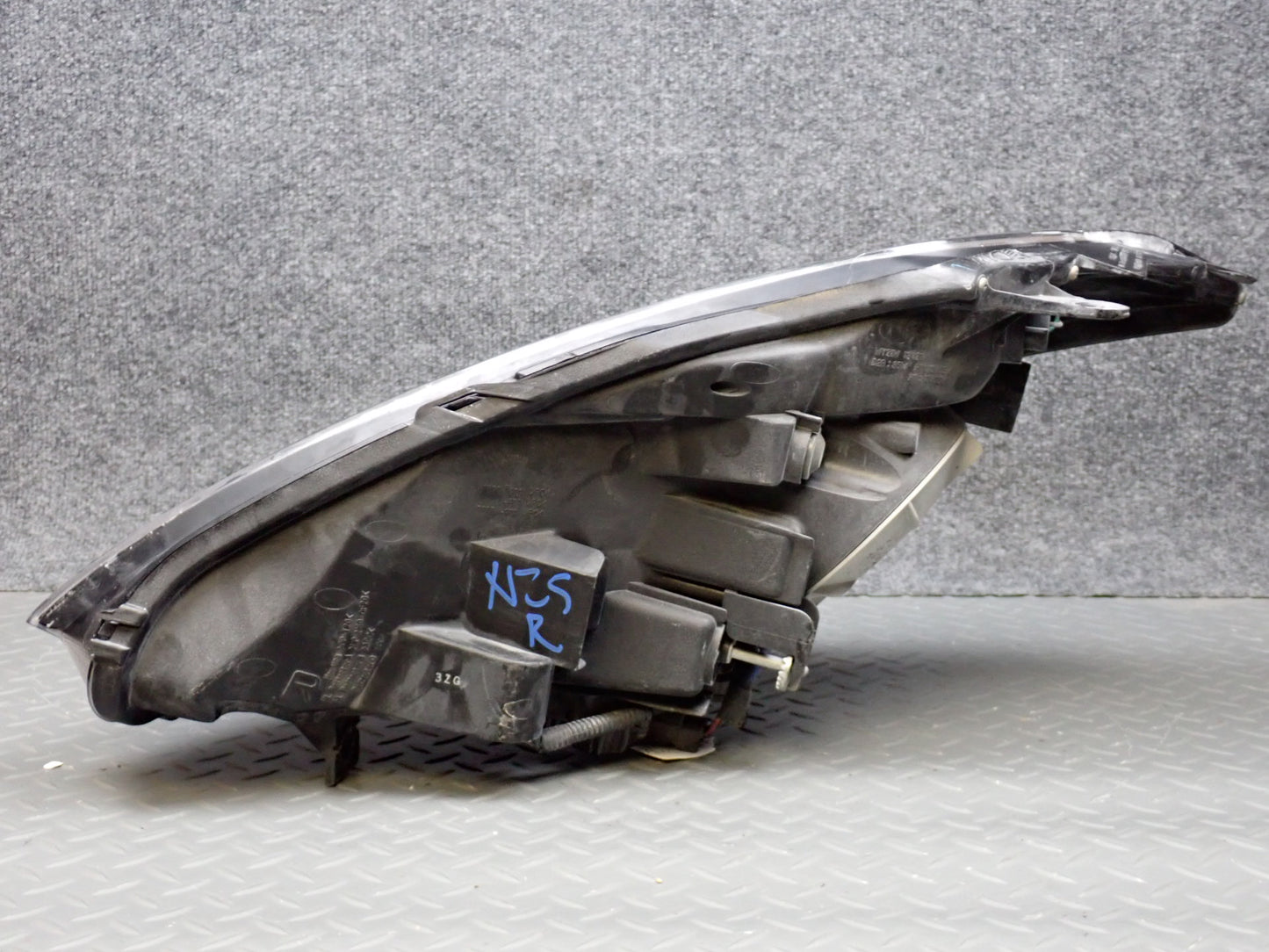 03-05 Nissan 350Z Z33 Front Right Xenon HID Headlight Lamp w Ballast OEM