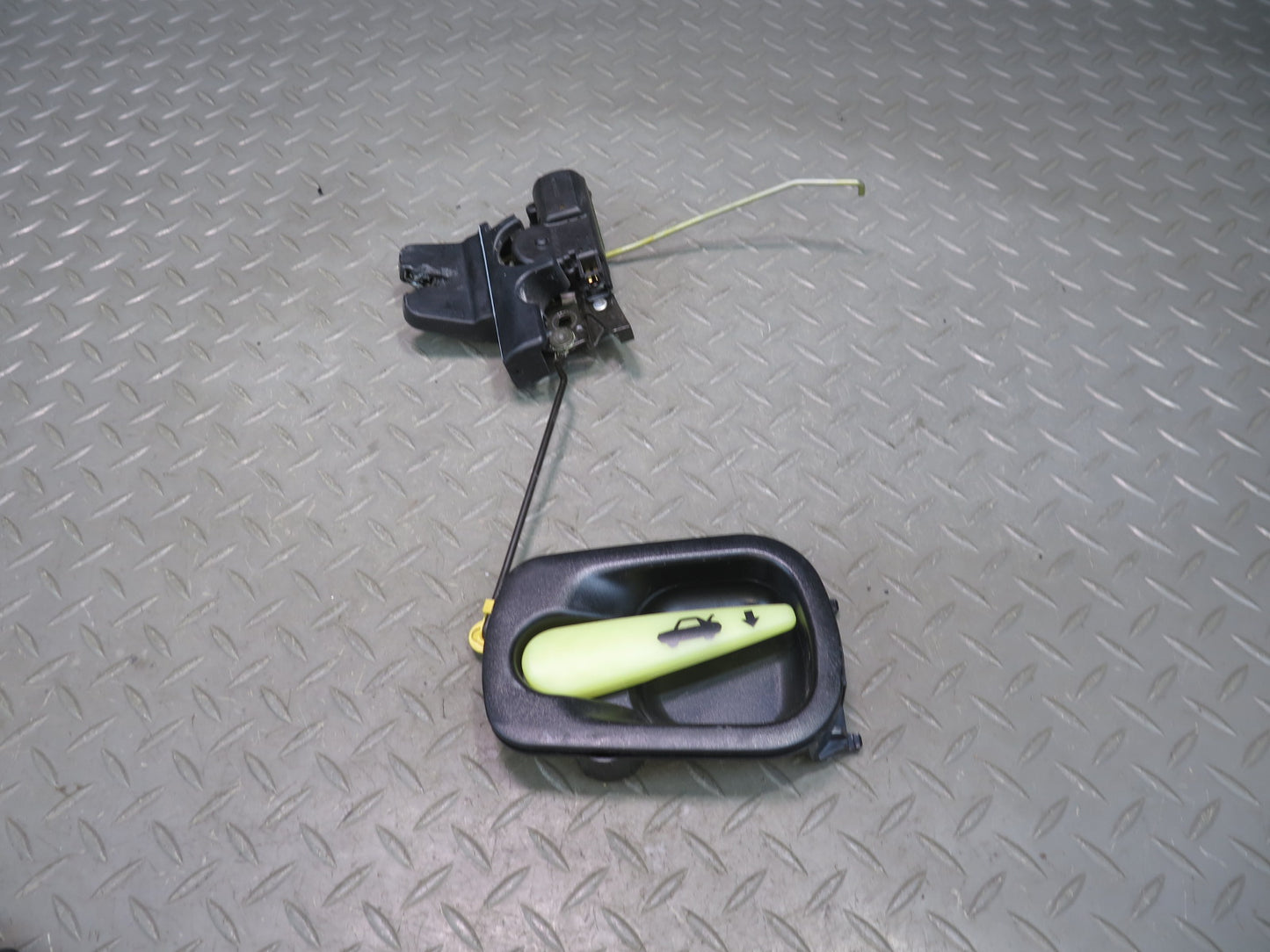 01-05 Lexus IS300 Sedan Rear Trunk Lock Latch Actuator w Release Handle OEM