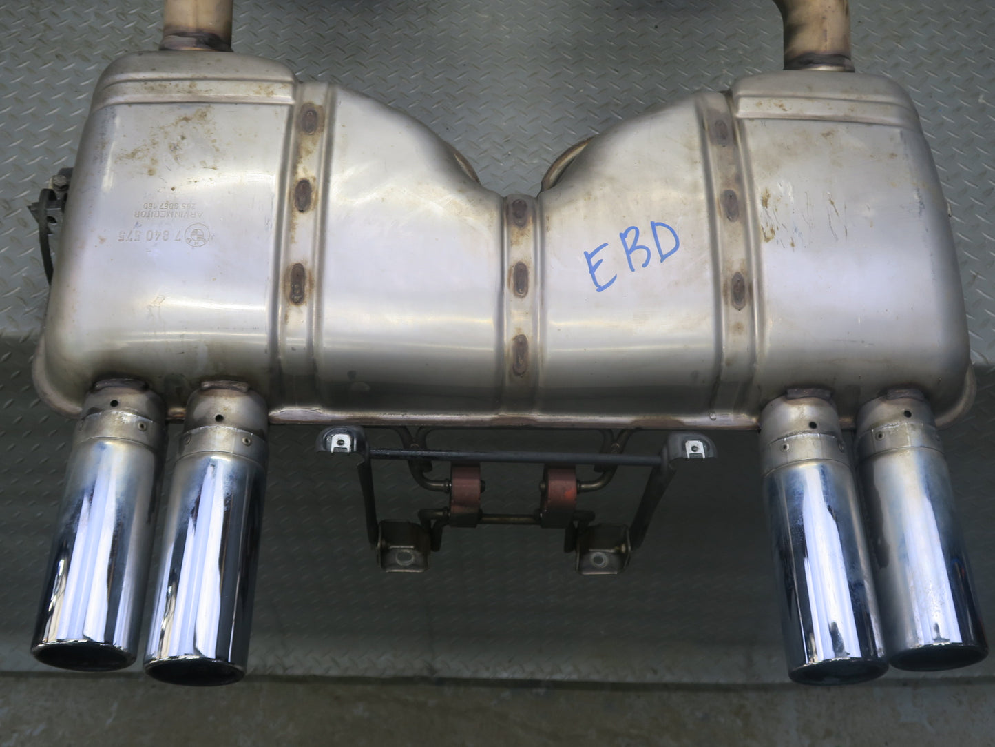2008-2013 BMW E92 E93 M3 Rear Back Exhaust Muffler W/ Chrome Tips 7840575