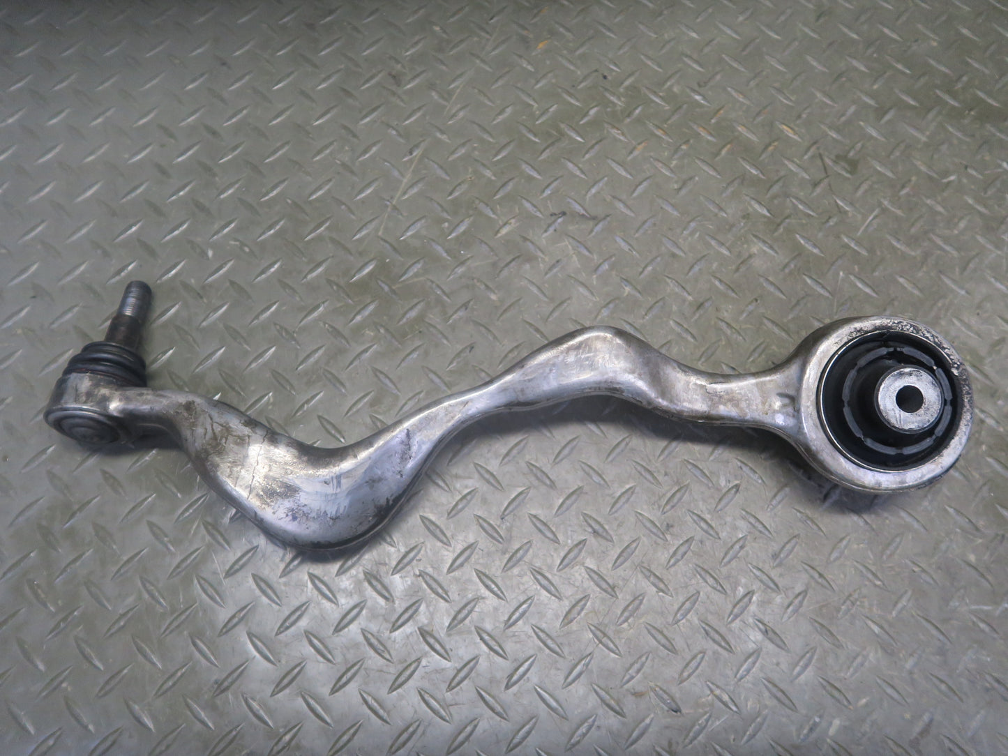 2008-2013 BMW E90 E92 E93 M3 Front Right Suspension Lower Control Arm Set of 2