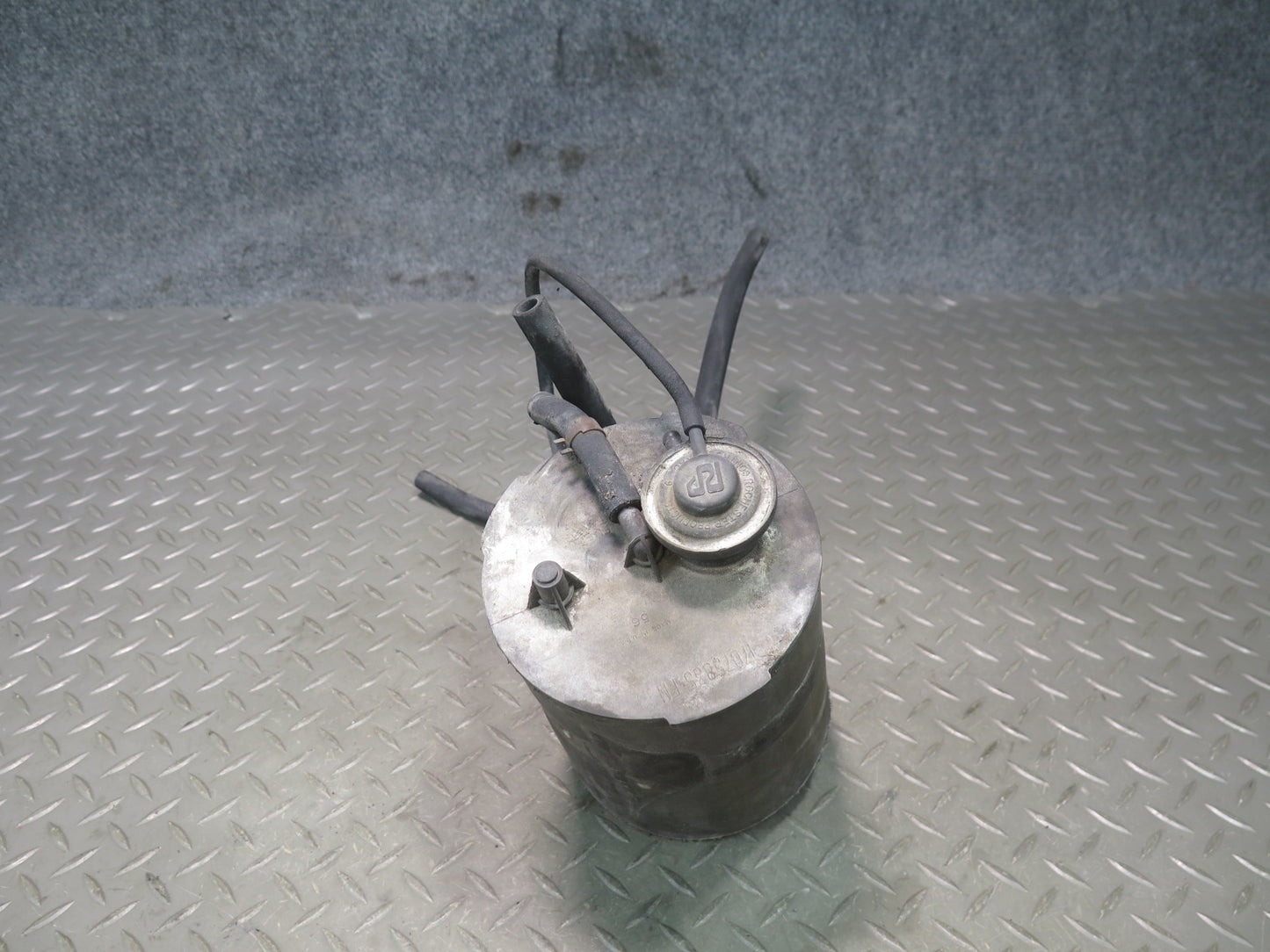 1984 Chevrolet Corvette C4 Fuel Evap Vapor Charcoal Canister 17075835 OEM