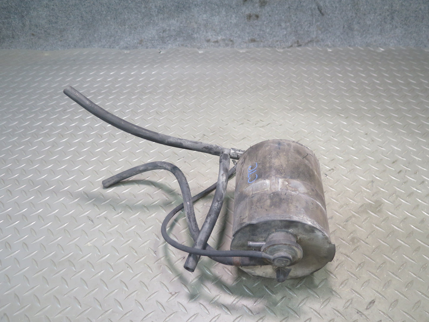 1984 Chevrolet Corvette C4 Fuel Evap Vapor Charcoal Canister 17075835 OEM