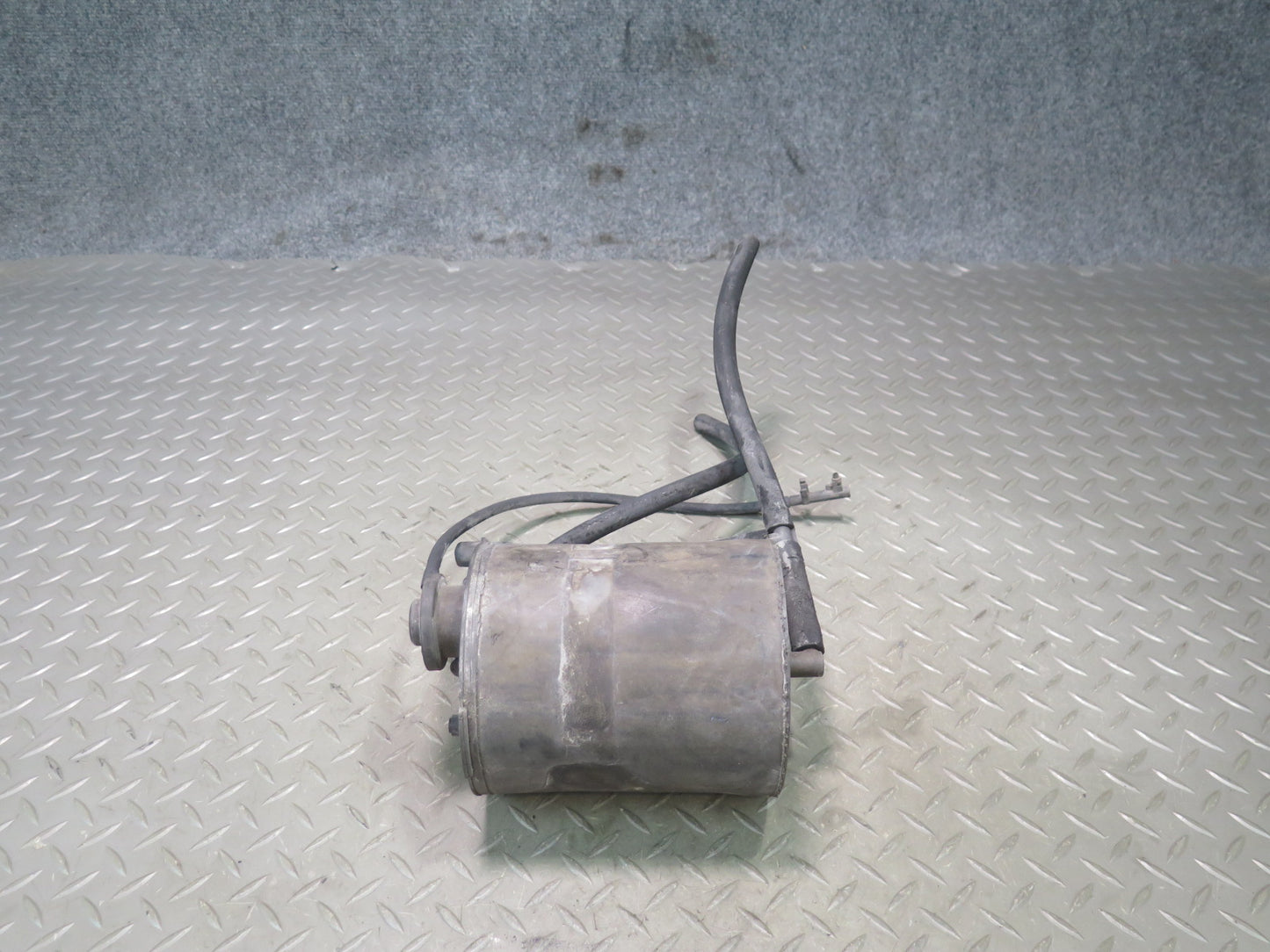 1984 Chevrolet Corvette C4 Fuel Evap Vapor Charcoal Canister 17075835 OEM