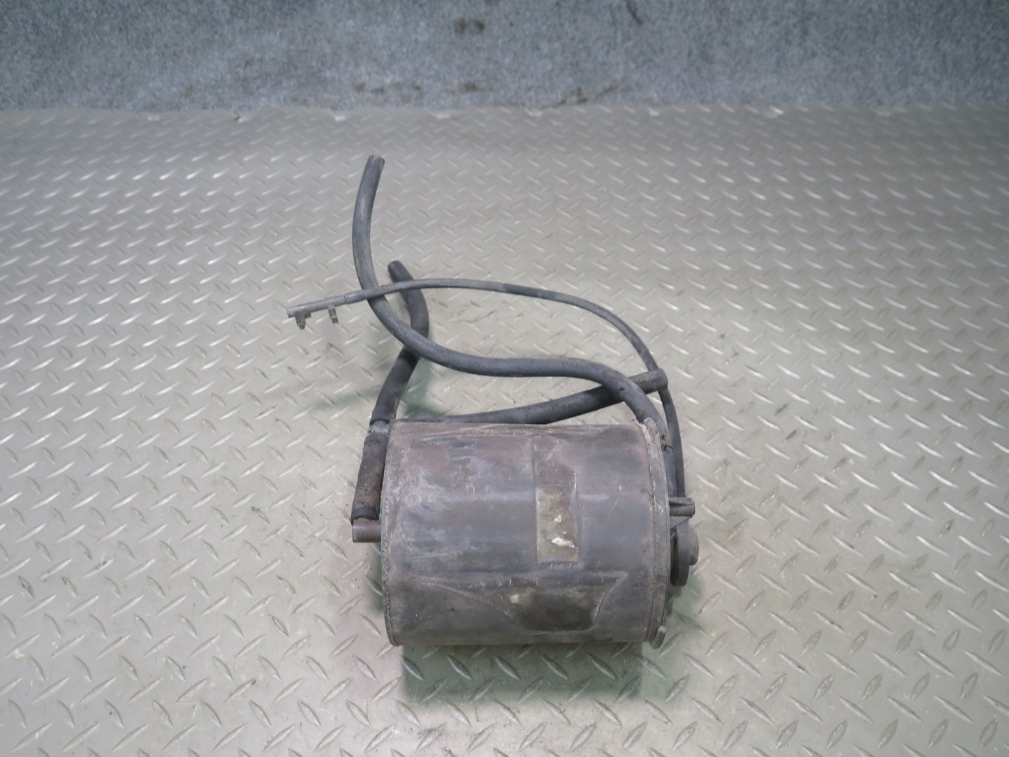 1984 Chevrolet Corvette C4 Fuel Evap Vapor Charcoal Canister 17075835 OEM