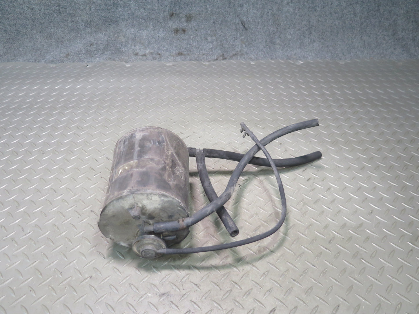 1984 Chevrolet Corvette C4 Fuel Evap Vapor Charcoal Canister 17075835 OEM