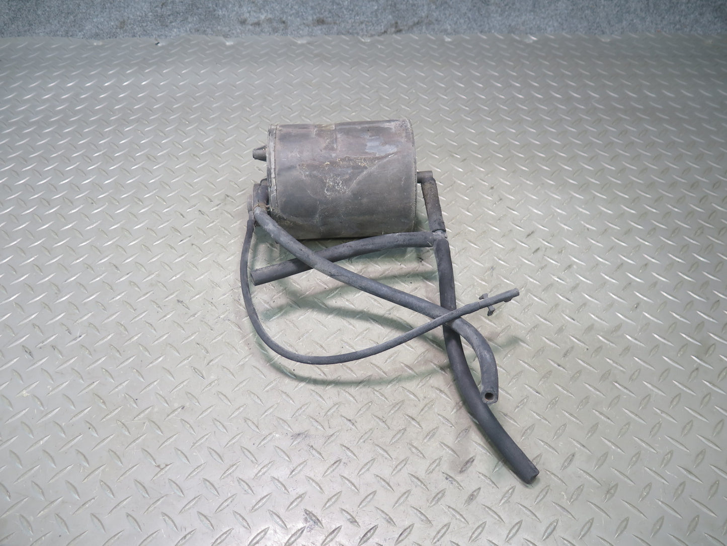 1984 Chevrolet Corvette C4 Fuel Evap Vapor Charcoal Canister 17075835 OEM
