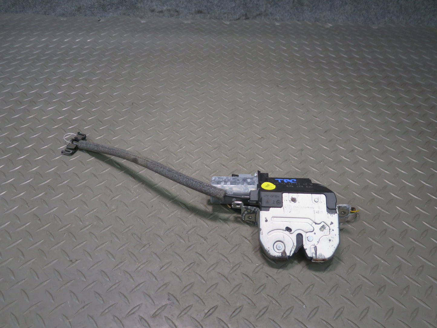 2011-2018 Porsche Cayenne 958 Rear Trunk Tailgate Lock Latch 7P5827505