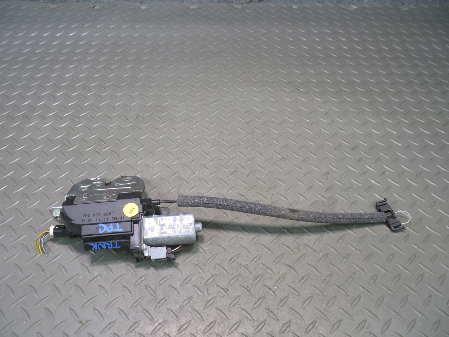 2011-2018 Porsche Cayenne 958 Rear Trunk Tailgate Lock Latch 7P5827505