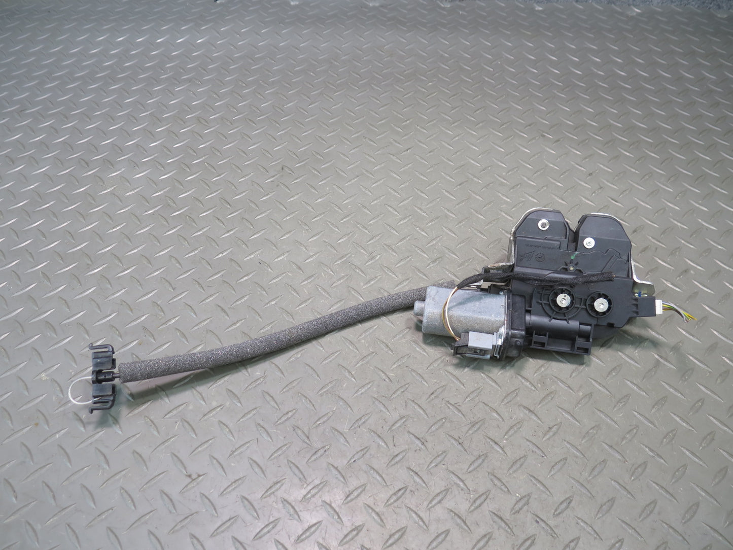 2011-2018 Porsche Cayenne 958 Rear Trunk Tailgate Lock Latch 7P5827505