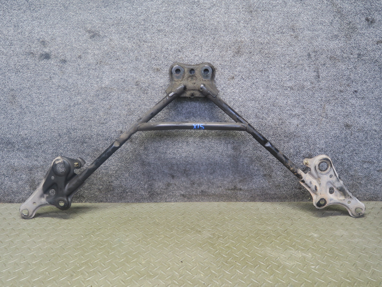 01-05 Lexus JCE10L IS300 Front Engine Suspension Sub Frame Cradle Brace OEM